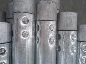 Rohrverbinder im Gerüst