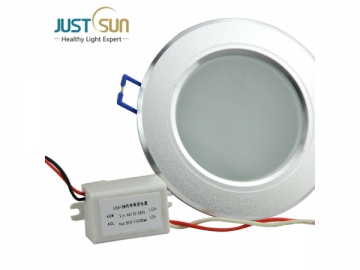 LED-Einbauleuchte mit der Abdeckung in Milchfarbe
