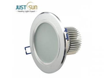 LED-Einbauleuchte mit der Abdeckung in Milchfarbe
