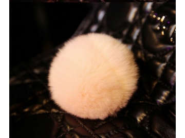 Pompons aus Kaninchenfell